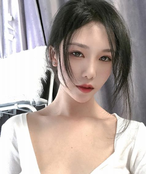 迷人服务员bd高清_粤语中字在线观看