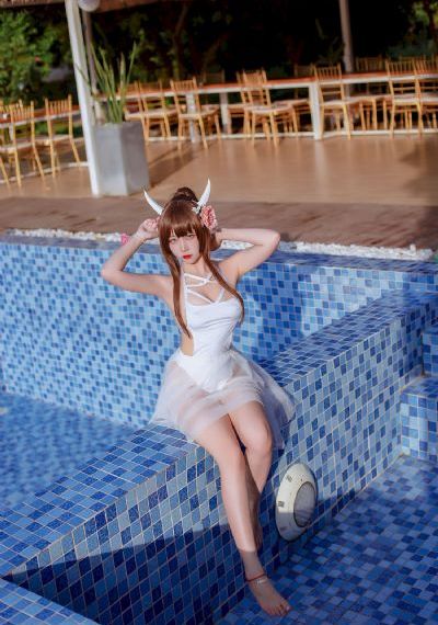 就去色吧_十万网红美女美酱