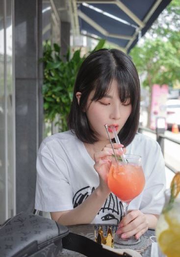 坐在男人嘴上让他添在线视频_在线观看免费电影